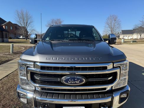 Used 2022 Ford F250 Lariat w/ Chrome Package image 5