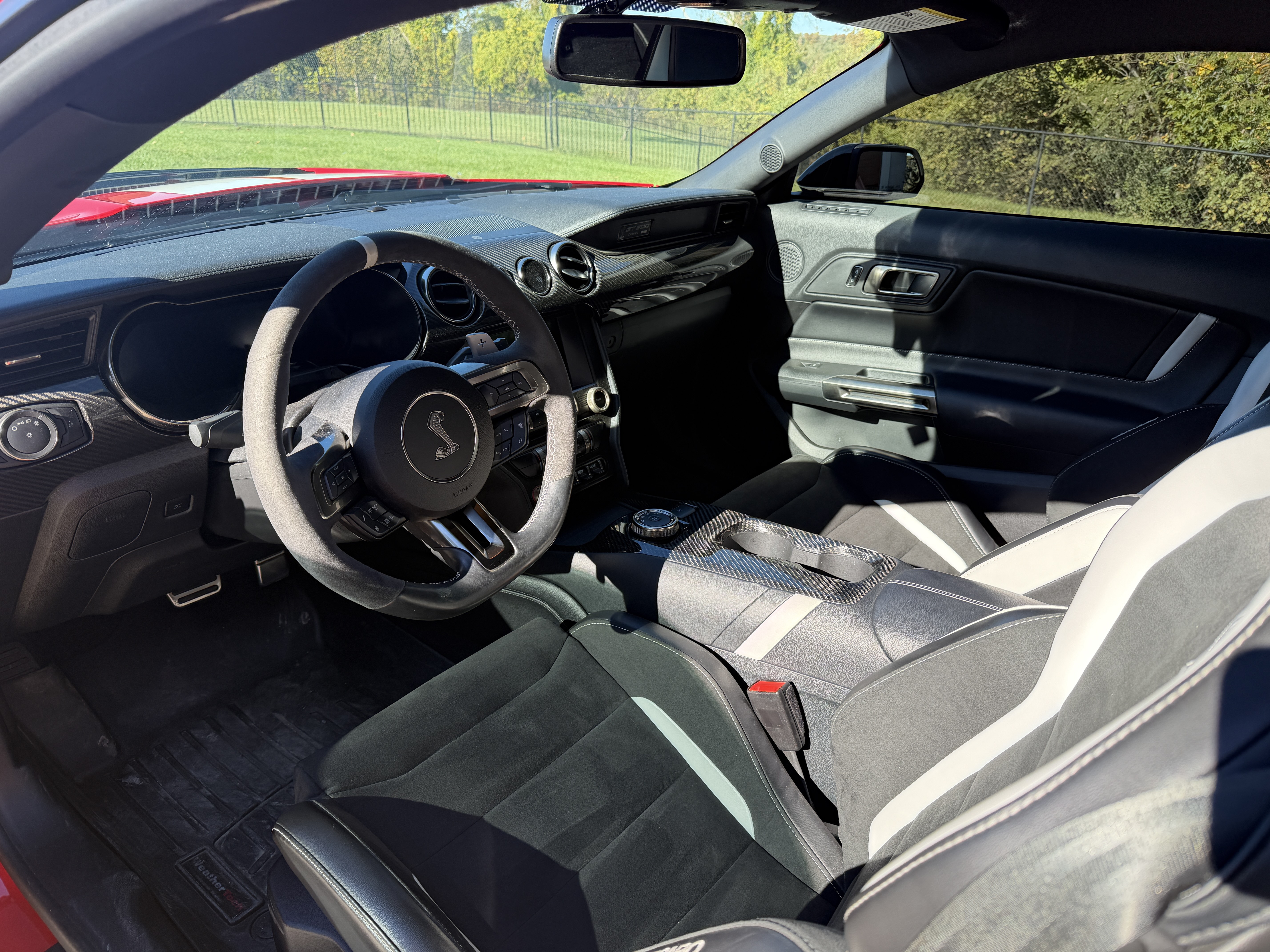Used 2021 Ford Mustang Shelby GT500 w/ Carbon Fiber Track Pack RWD image 16