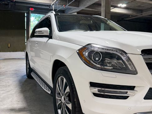 Used 2016 Mercedes-Benz GL 450 4MATIC image 12
