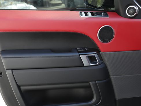 Used 2021 Land Rover Range Rover Sport HSE Dynamic image 8