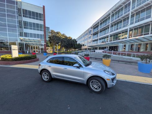 Used 2018 Porsche Macan Sport Edition image 12