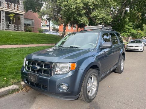 Used 2011 Ford Escape XLT image 1