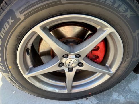 Used 2011 Subaru Outback 3.6R Limited image 2