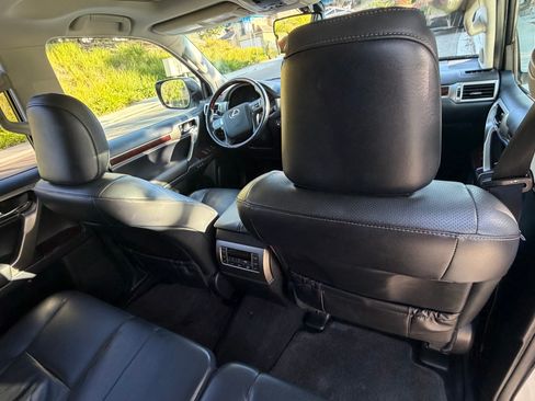 Used 2017 Lexus GX 460 Premium w/ Premium Package AWD/4WD image 13