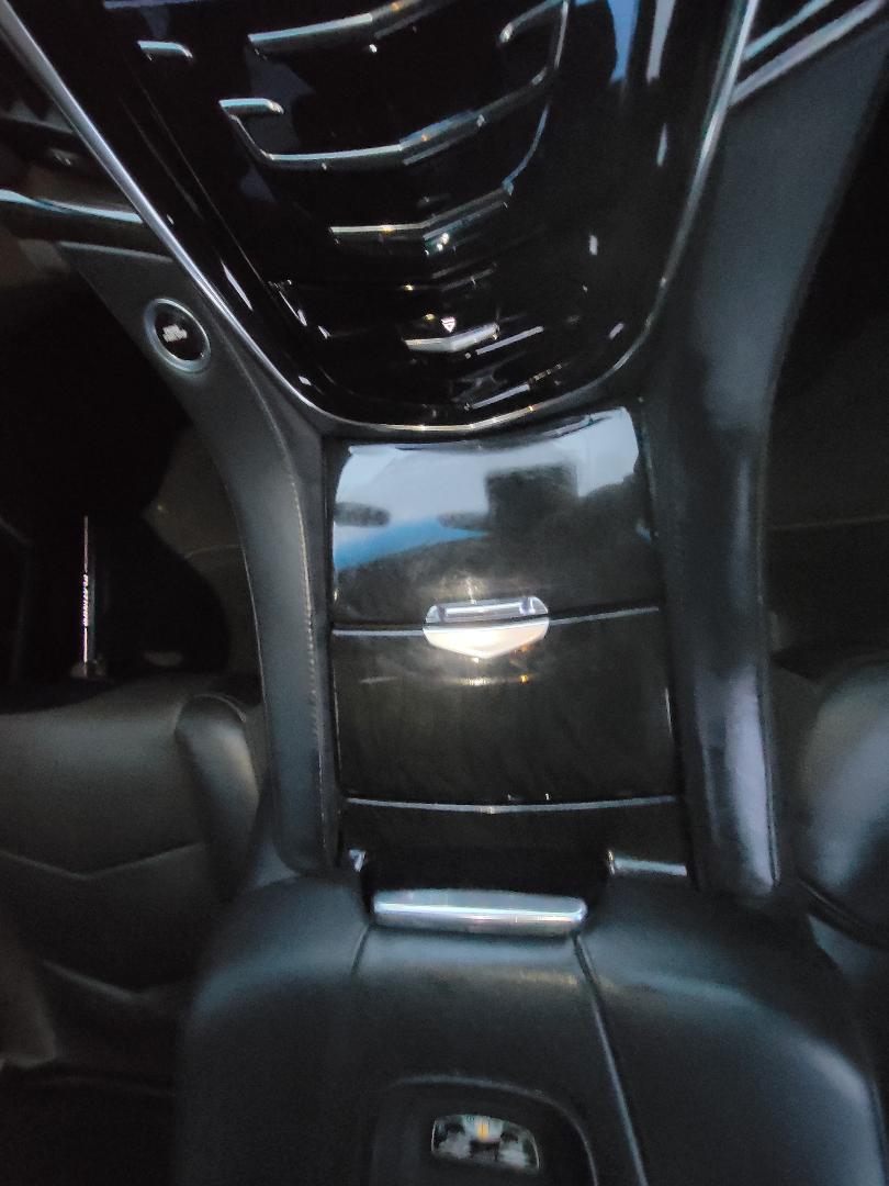 Used 2016 Cadillac Escalade Platinum AWD/4WD image 18