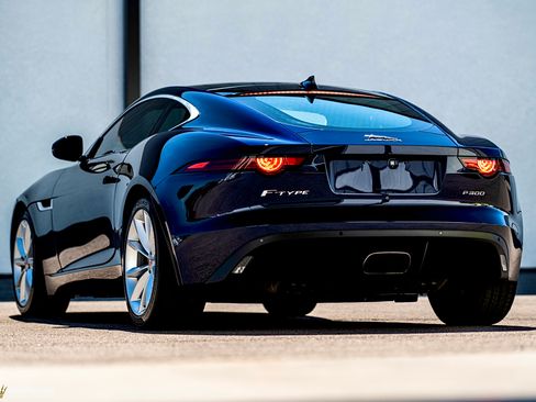 Used 2020 Jaguar F-TYPE Coupe image 4