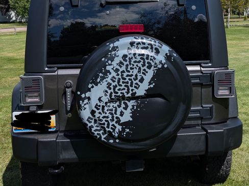 Used 2014 Jeep Wrangler Unlimited Rubicon w/ Dual Top Group image 5