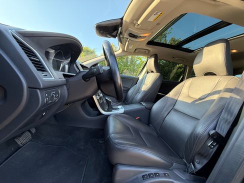Used 2016 Volvo XC60 T6 Platinum w/ Climate Package AWD/4WD image 13