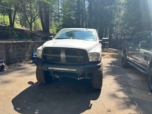 Used 2020 RAM 1500 Classic SLT w/ Luxury Group image 12