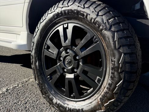 Used 2002 Toyota Land Cruiser AWD/4WD image 16