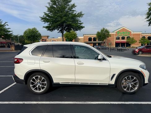 Used 2021 BMW X5 xDrive40i w/ Executive Package AWD/4WD image 9