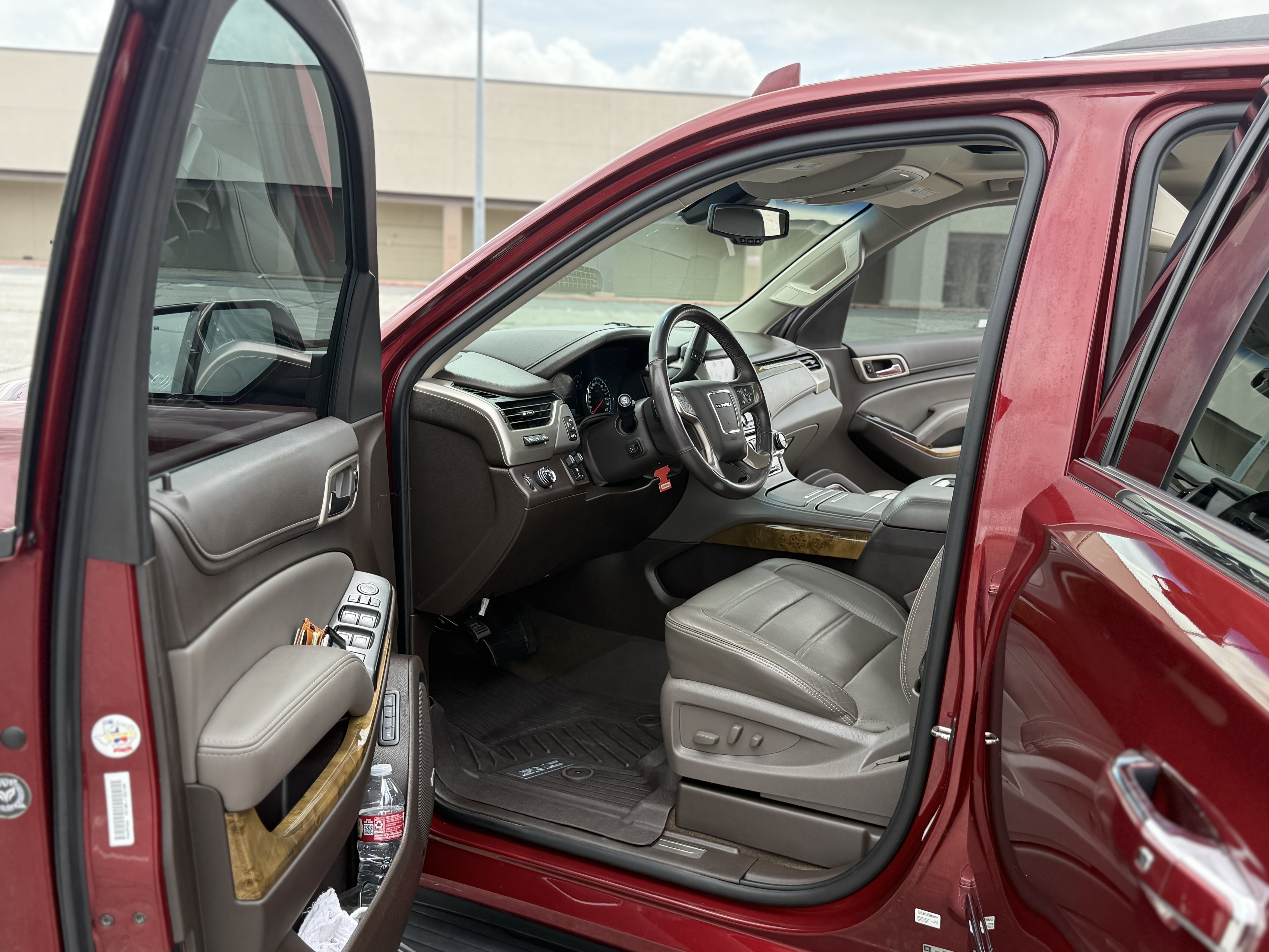 Used 2017 GMC Yukon Denali RWD image 15