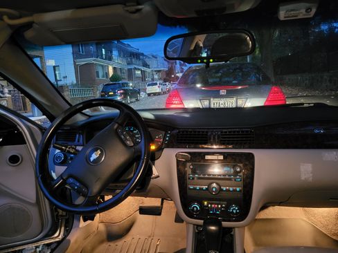 Used 2013 Chevrolet Impala LT w/ LT Sunroof Package image 8