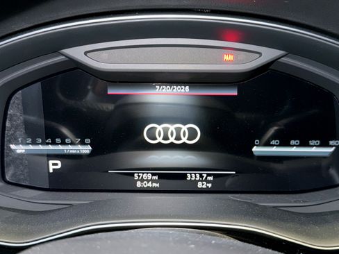 Used 2025 Audi Q8 Premium AWD/4WD image 4