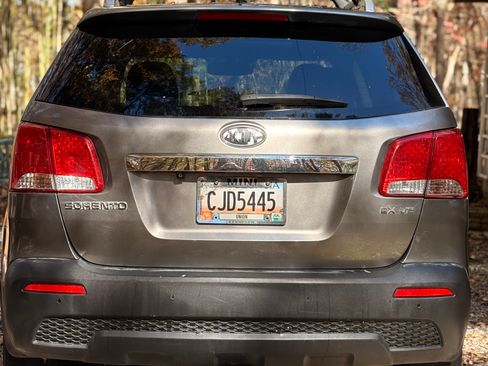 Used 2012 Kia Sorento EX w/ EX V6 Premium Pkg image 9