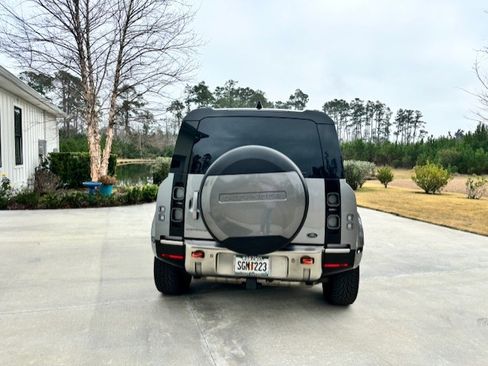 Used 2020 Land Rover Defender 110 X image 8
