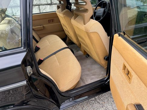 Used 1993 Volvo 240 Sedan RWD image 19