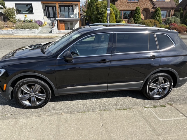 Used 2020 Volkswagen Tiguan SEL AWD/4WD image 2