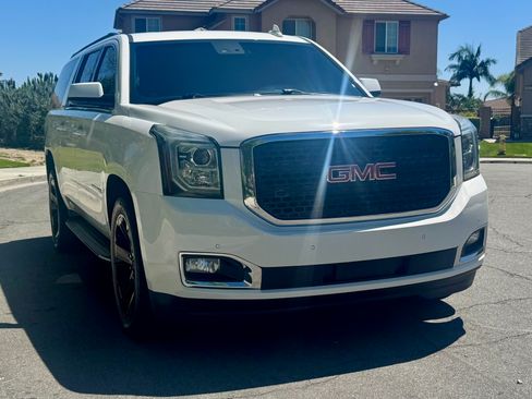 Used 2017 GMC Yukon XL SLT w/ Open Road Package image 18