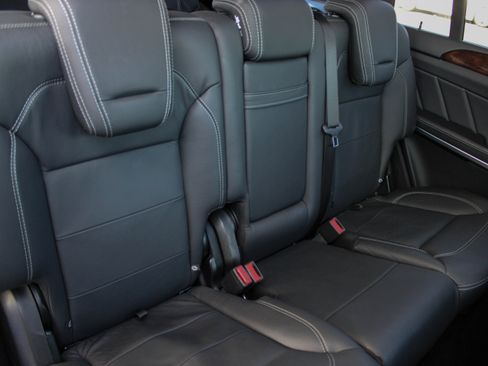 Used 2015 Mercedes-Benz GL 550 4MATIC image 21