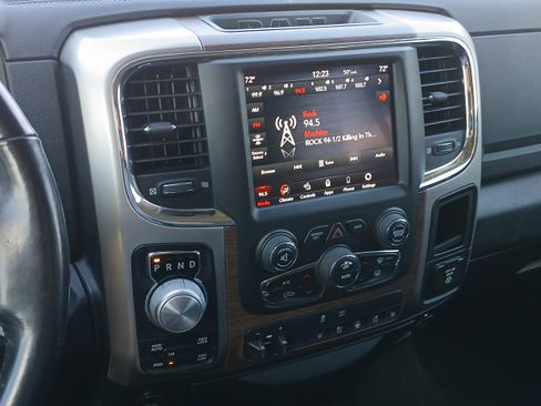 Used 2019 RAM 1500 Laramie w/ Cold Weather Group AWD/4WD image 9