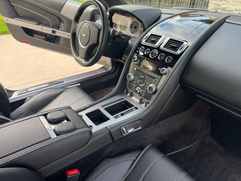 Used 2014 Aston Martin DB9 Coupe image 9