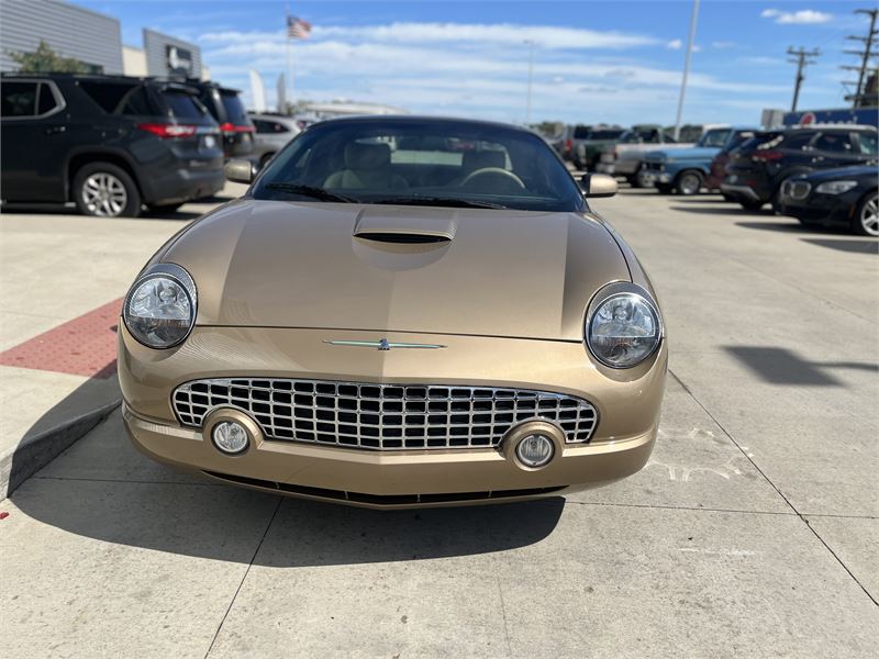 Used 2005 Ford Thunderbird RWD image 9