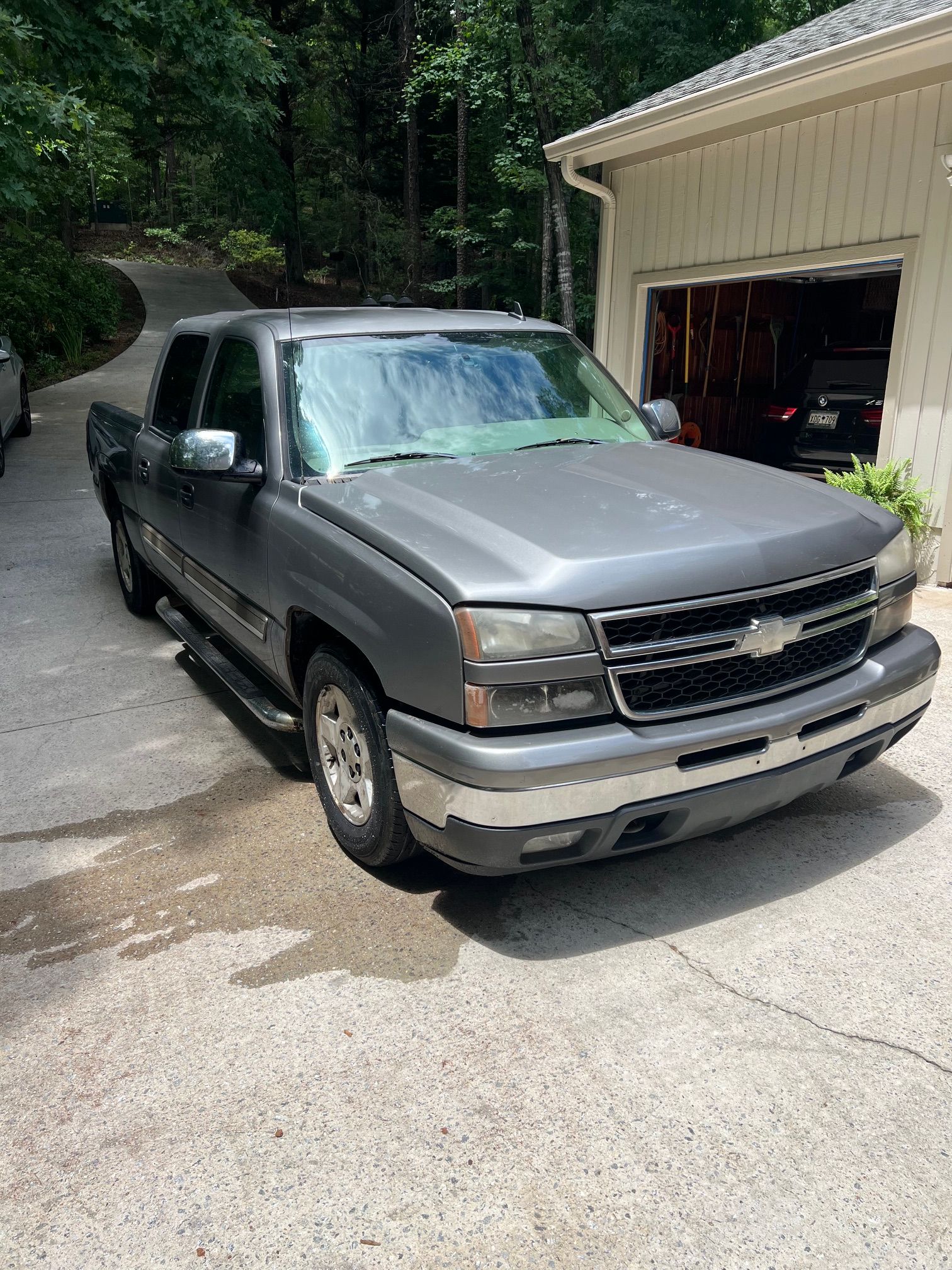 Used 2006 Chevrolet Silverado 1500 LT w/ Onstar Plus Package RWD image 1