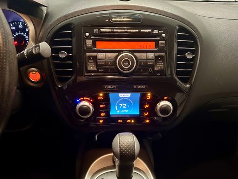 Used 2013 Nissan Juke SV w/ Interior Illumination Pkg image 8