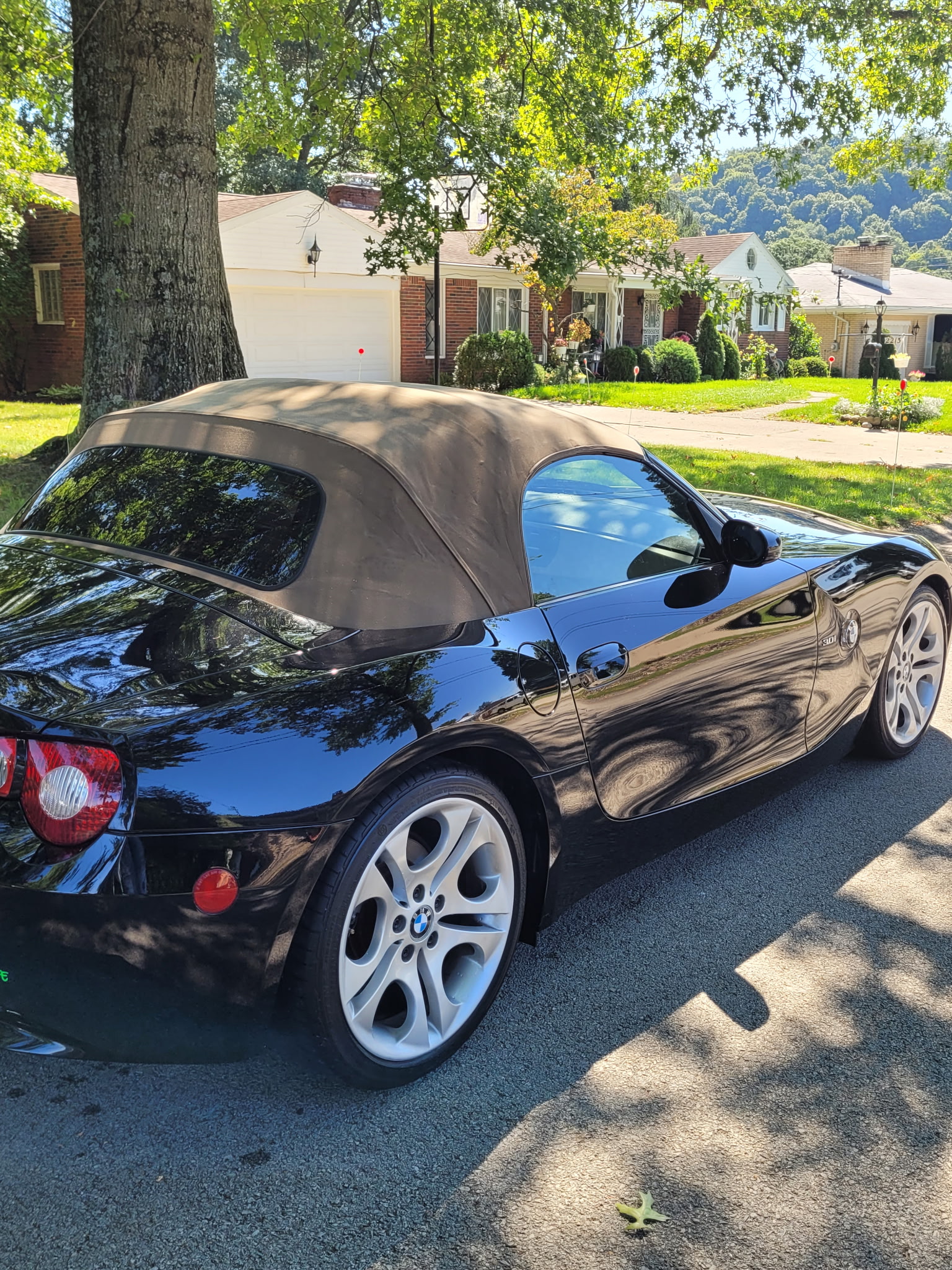 Used 2005 BMW Z4 3.0i RWD image 13