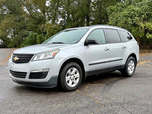 Used 2016 Chevrolet Traverse LS image 1