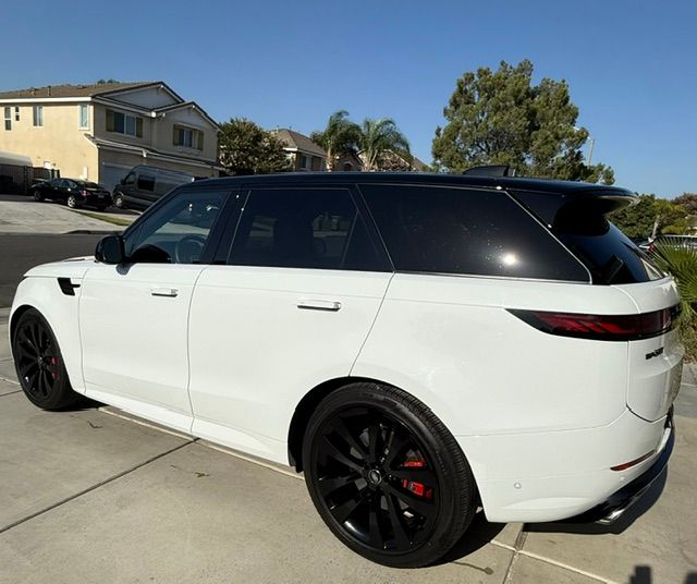 Used 2025 Land Rover Range Rover Sport Dynamic SE AWD/4WD image 6