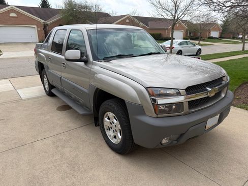 Used 2002 Chevrolet Avalanche 4x4 w/ Off-Road Suspension Pkg image 8