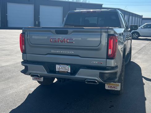 Used 2024 GMC Sierra 1500 AT4 w/ Technology Package image 8