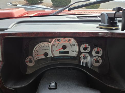 Used 2003 HUMMER H2 w/ Preferred Equipment Group image 17