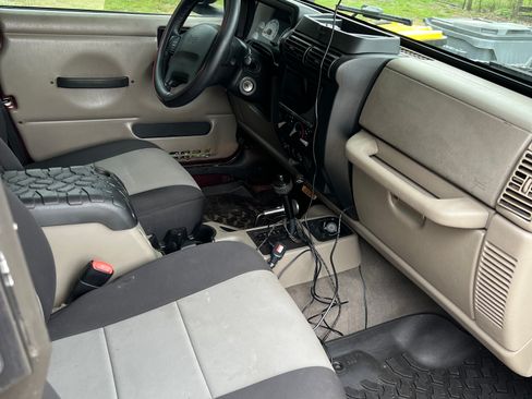 Used 2003 Jeep Wrangler Sahara image 14