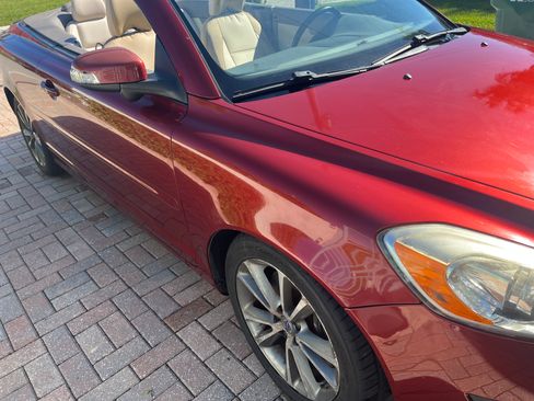 Used 2011 Volvo C70 T5 w/ Convenience Pkg image 5