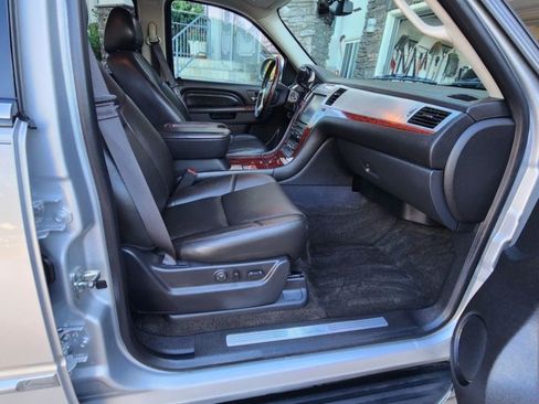 Used 2013 Cadillac Escalade EXT Luxury image 5