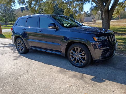 Used 2018 Jeep Grand Cherokee High Altitude image 2