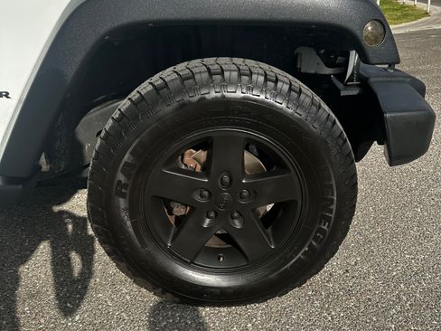 Used 2015 Jeep Wrangler Sport image 18