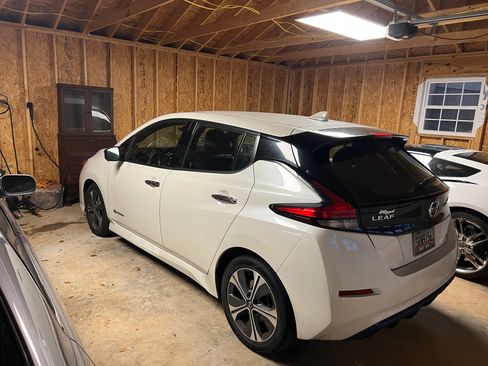 Used 2018 Nissan Leaf SL image 12