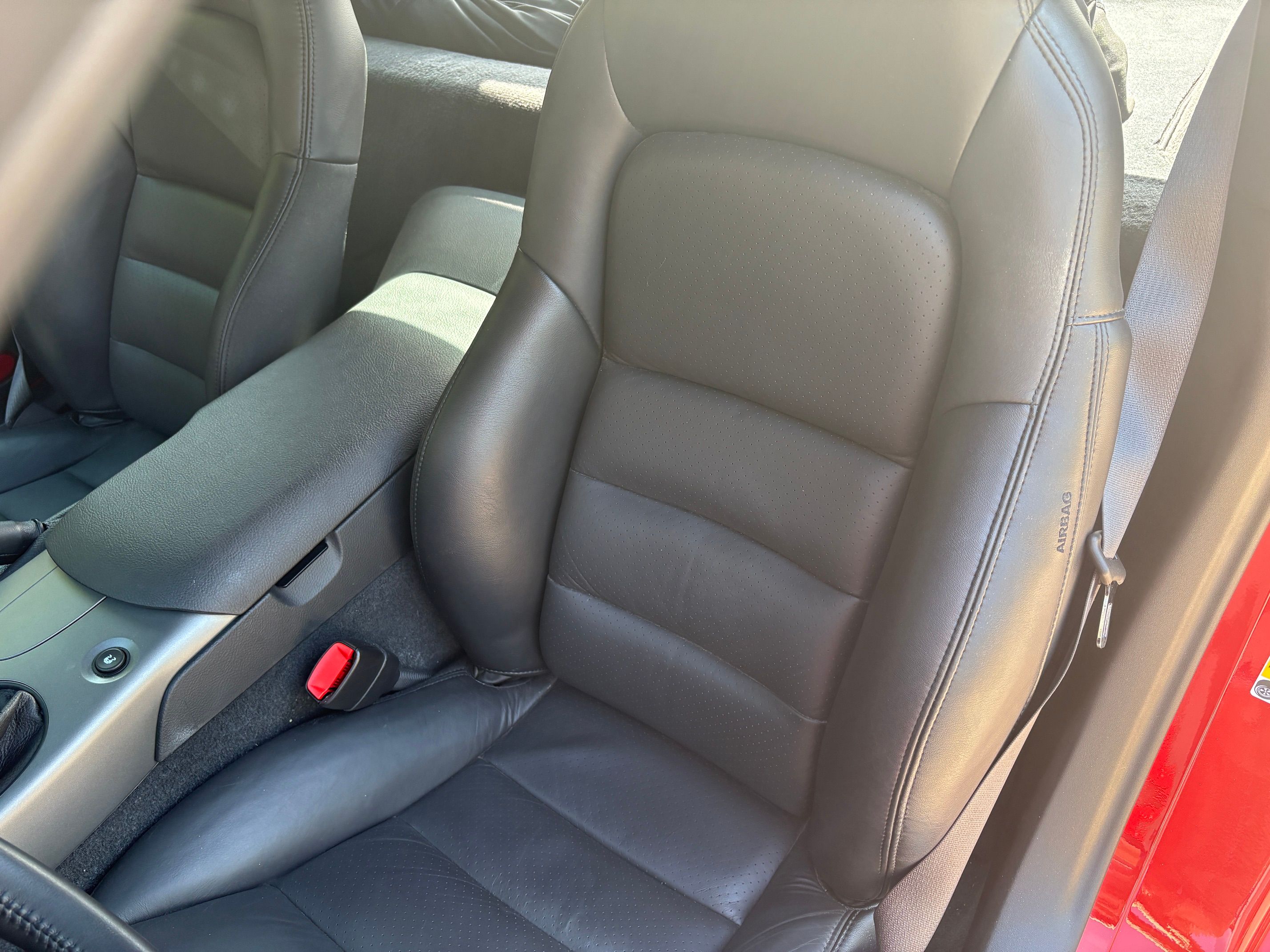Used 2007 Chevrolet Corvette Coupe w/ Performance Package RWD image 16