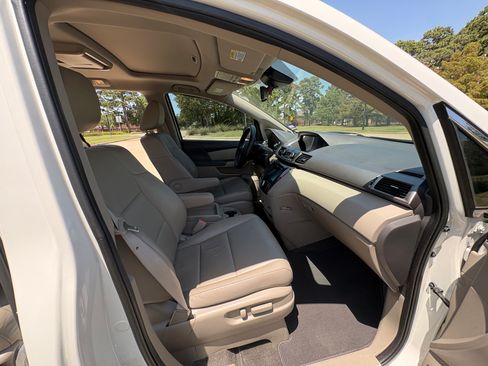 Used 2015 Honda Odyssey Touring image 12