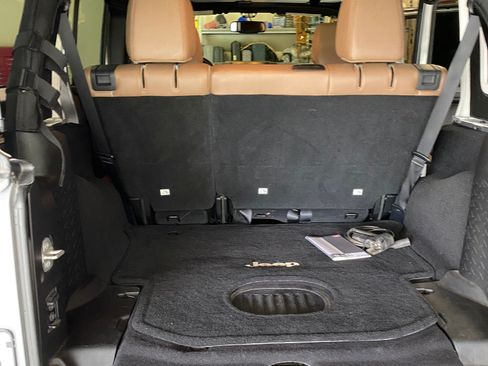 Used 2015 Jeep Wrangler Unlimited Sahara w/ Max Tow Package image 10