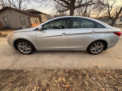 Used 2013 Hyundai Sonata Limited w/ Premium Pkg image 5