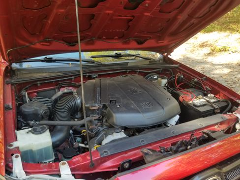 Used 2015 Toyota Tacoma Pickup 4D 6 ft image 9