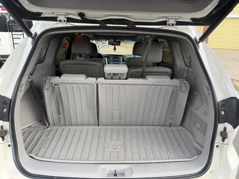 Used 2015 Toyota Highlander Limited Platinum AWD/4WD image 18