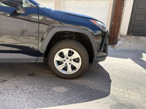Used 2023 Toyota RAV4 LE FWD image 22