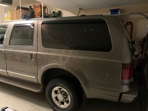 Used 2005 Ford Excursion Limited image 10