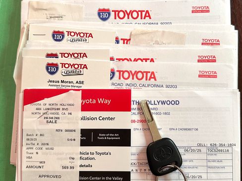 Used 2021 Toyota Tacoma TRD Off-Road w/ TRD Premium Off Road Package image 31